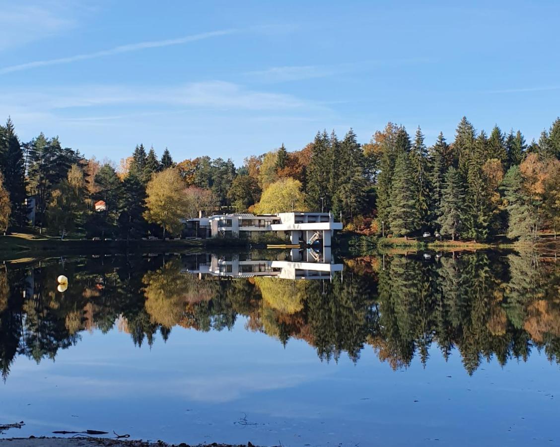 Hotel Vvf Eden Lake Еґлетон Екстер'єр фото