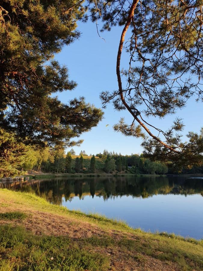 Hotel Vvf Eden Lake Еґлетон Екстер'єр фото
