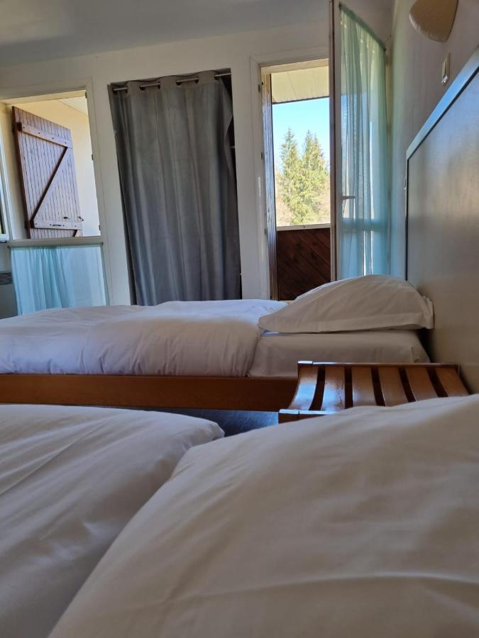 Hotel Vvf Eden Lake Еґлетон Екстер'єр фото