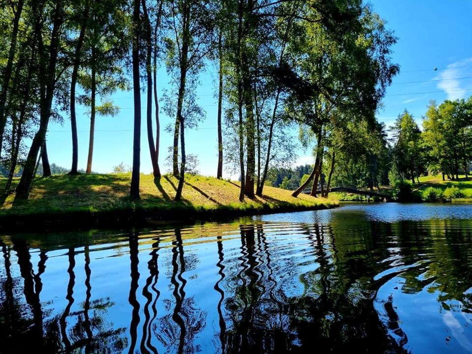 Hotel Vvf Eden Lake Еґлетон Екстер'єр фото