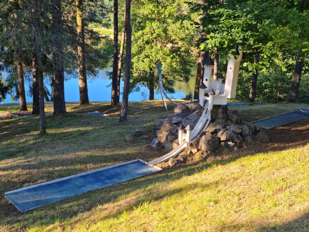 Hotel Vvf Eden Lake Еґлетон Екстер'єр фото