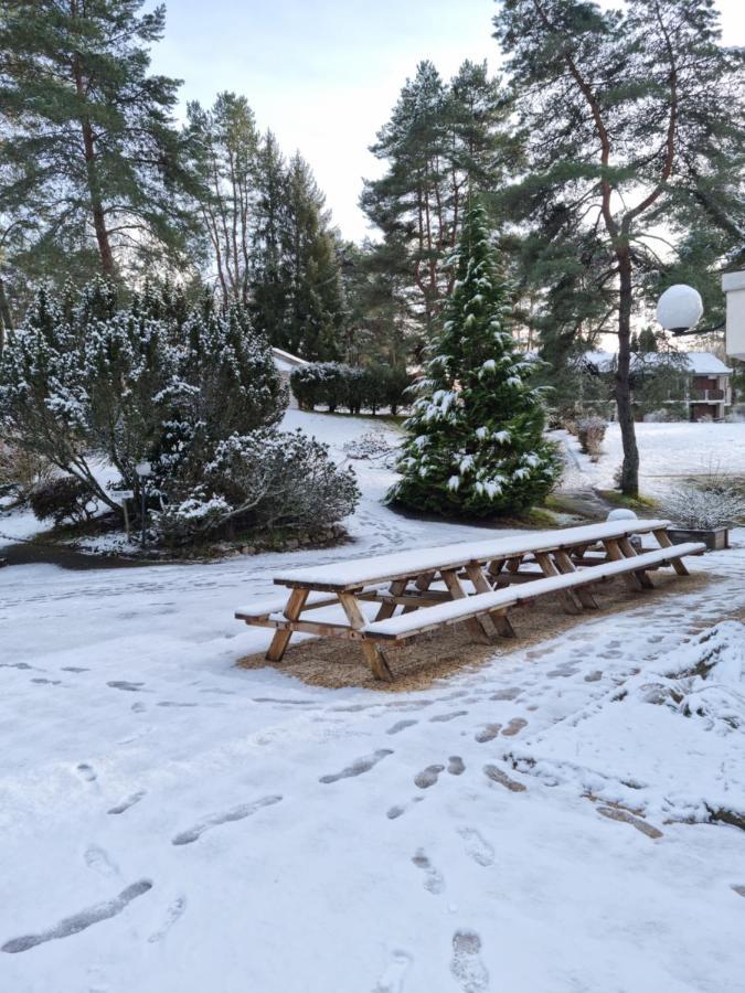 Hotel Vvf Eden Lake Еґлетон Екстер'єр фото