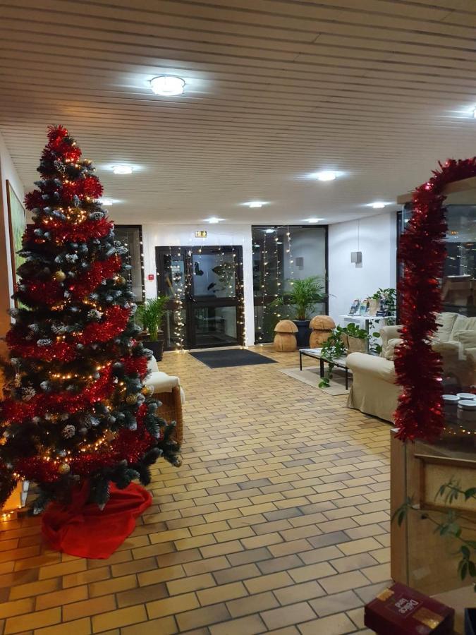 Hotel Vvf Eden Lake Еґлетон Екстер'єр фото