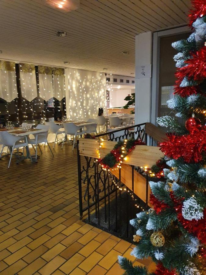 Hotel Vvf Eden Lake Еґлетон Екстер'єр фото