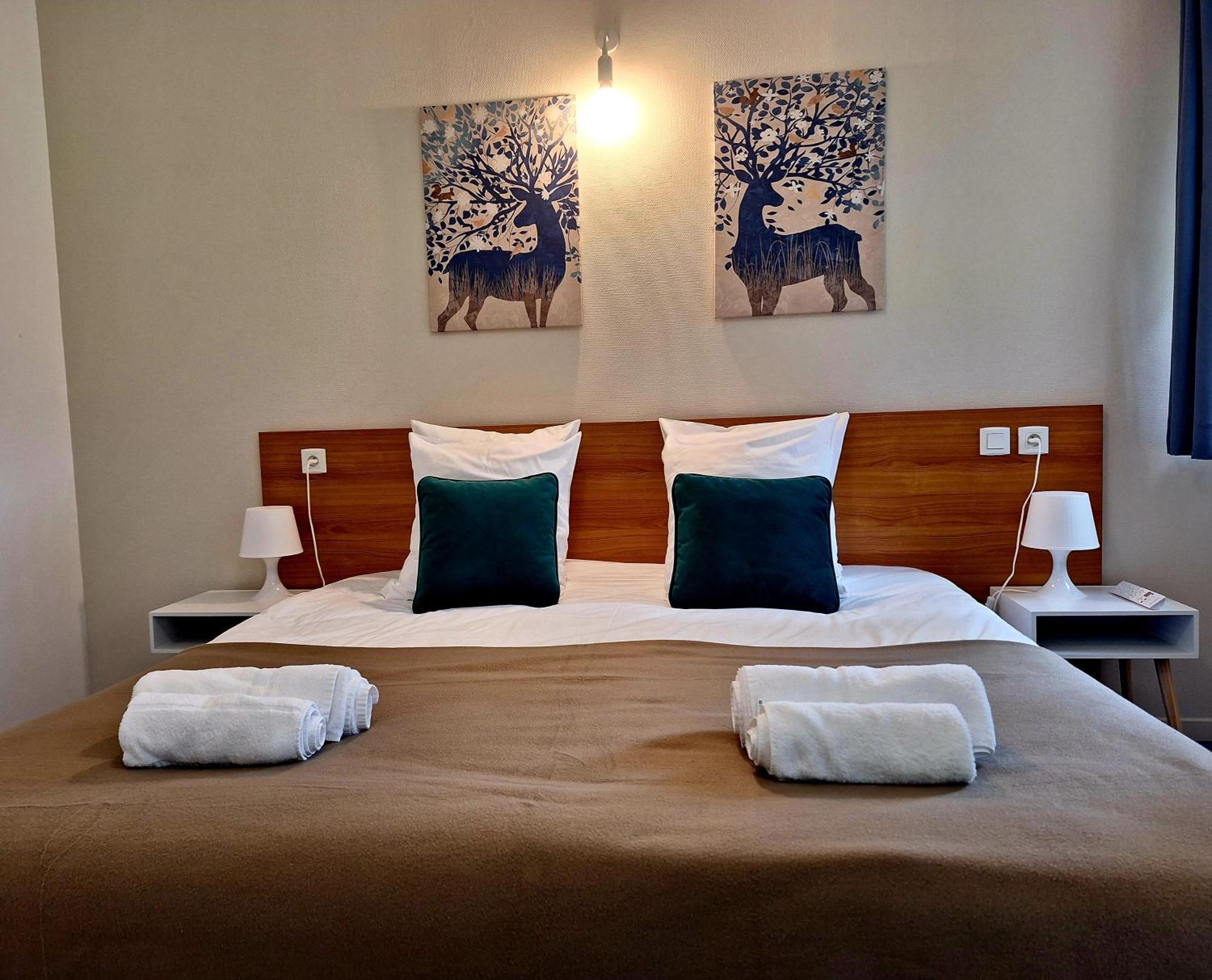 Hotel Vvf Eden Lake Еґлетон Екстер'єр фото